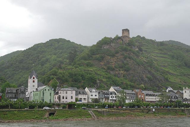 Замок Гутенфельс